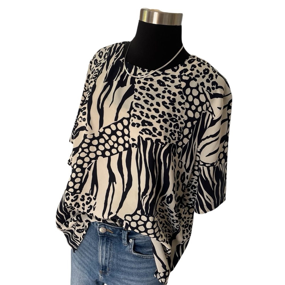 Modern Essentials Black/Cream Animal Print top short sleeve size L-XL